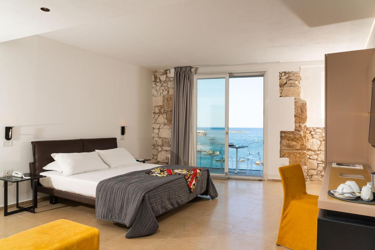 Re Dionisio Luxury Suites Сиракуза Екстериор снимка