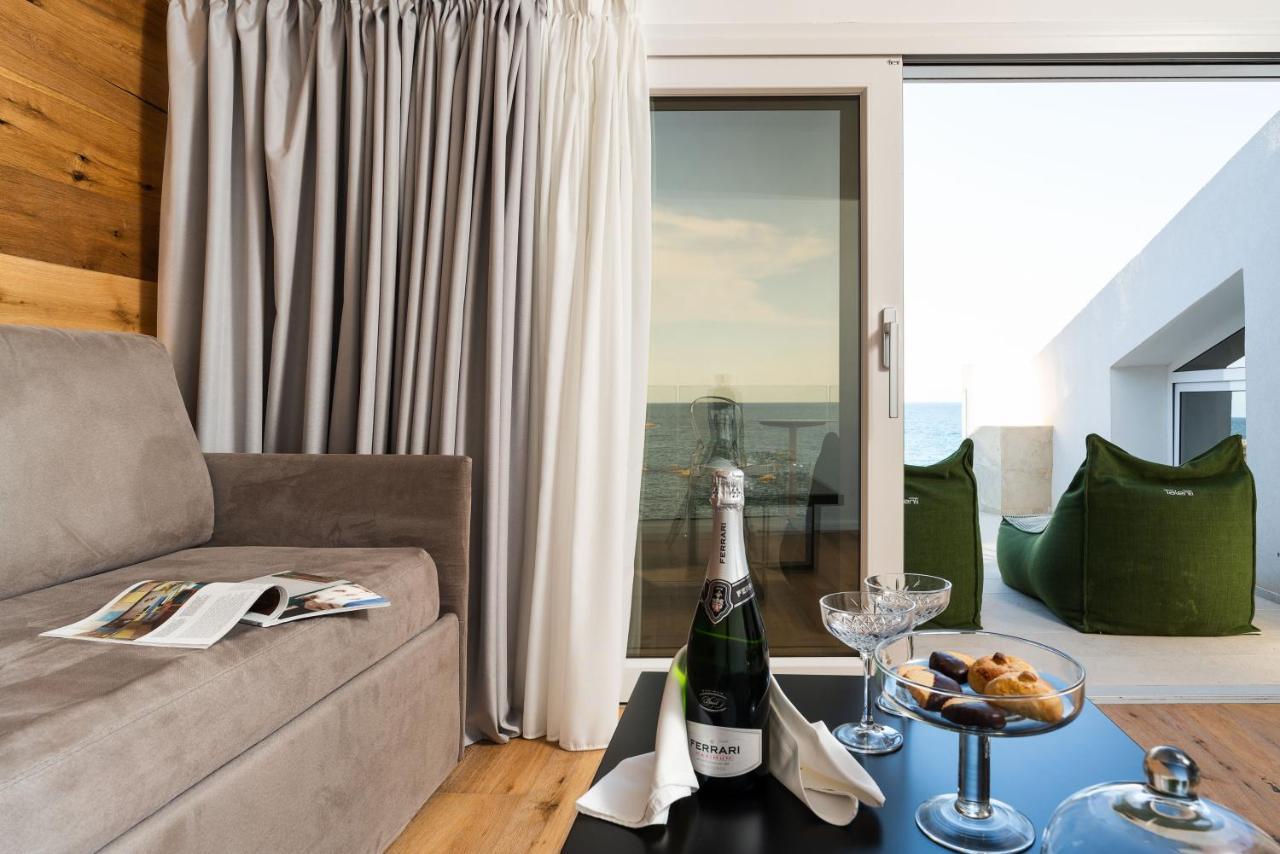 Re Dionisio Luxury Suites Сиракуза Екстериор снимка