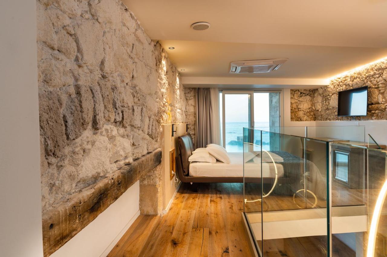 Re Dionisio Luxury Suites Сиракуза Екстериор снимка