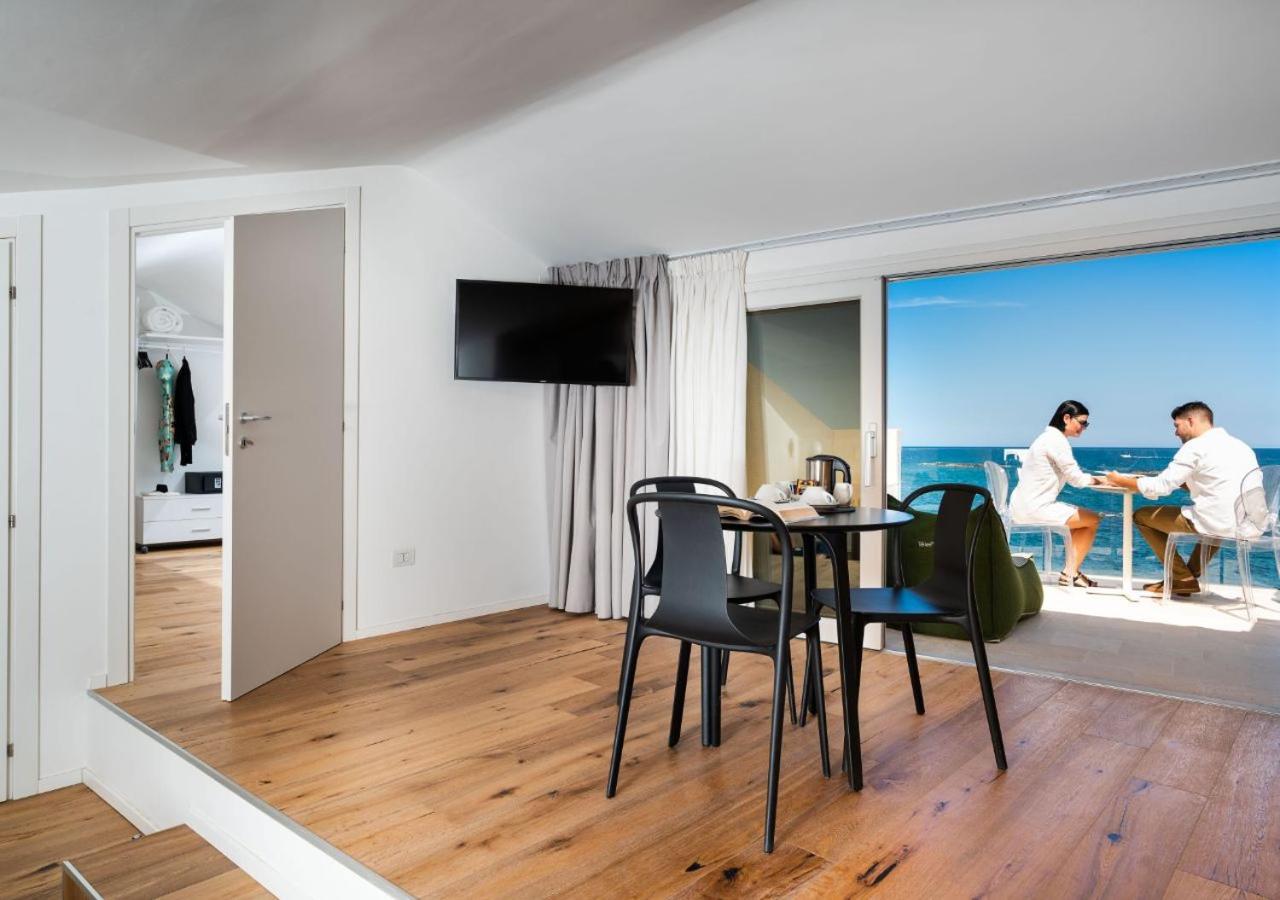 Re Dionisio Luxury Suites Сиракуза Екстериор снимка