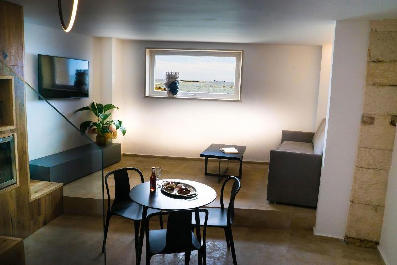 Re Dionisio Luxury Suites Сиракуза Екстериор снимка